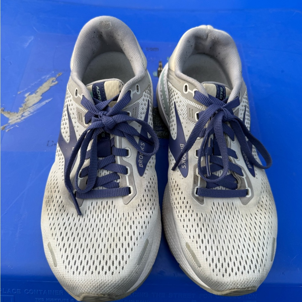 Brooks women’s White and Blue Athletic Shoes